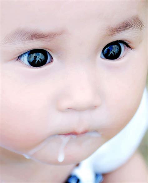 一个半月婴儿呛奶后口鼻周围发青