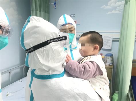 上海五岁小孩感染新冠独自隔离