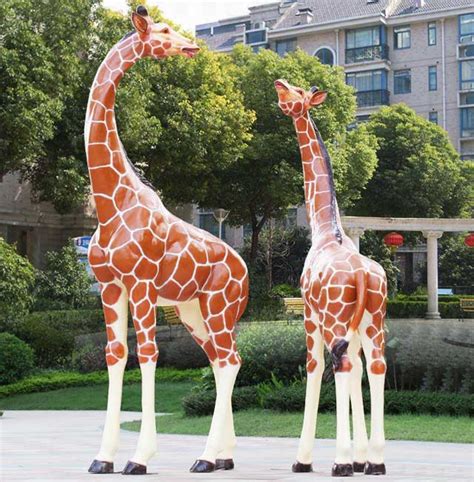 上海卡通玻璃钢动物长颈鹿雕塑