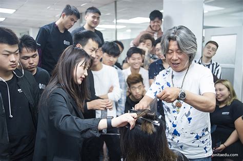 上海发型师讲师收入