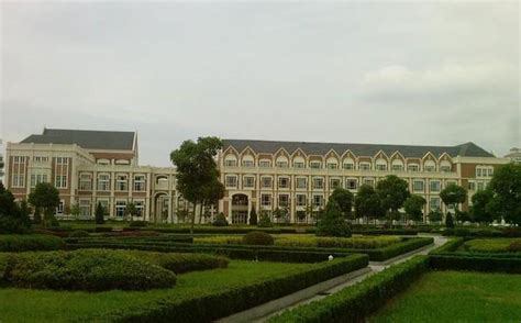 上海外国语研究生院
