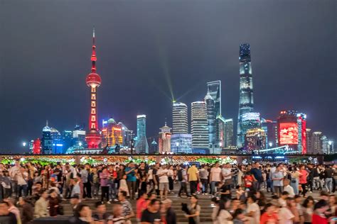 上海外滩灯光秀国外评论