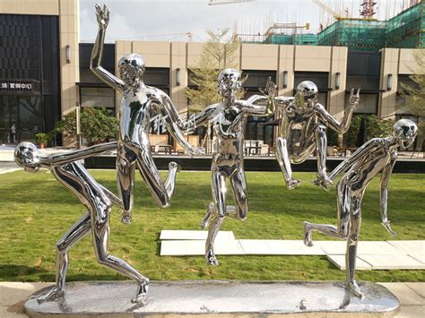 不锈钢人物雕塑广场