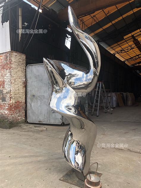 不锈钢抽象雕塑怎么样