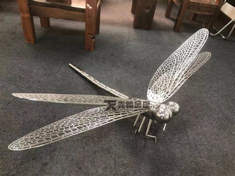 不锈钢蜻蜓雕塑报价