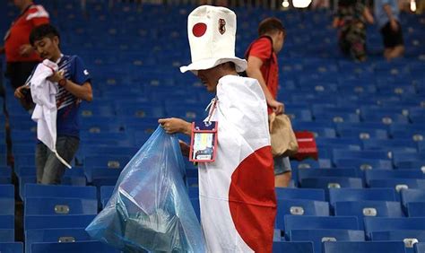 世界杯日本球迷捡垃圾