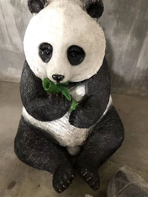 东莞玻璃钢熊猫马赛克雕塑
