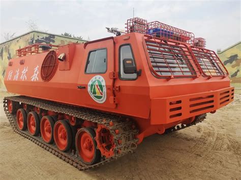 中国军用轮式救援工程车