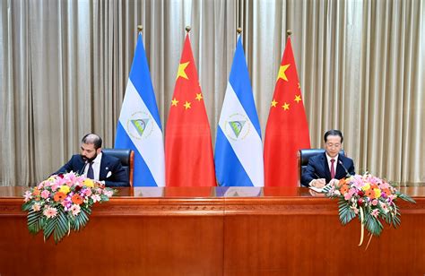 中国哪年与尼加拉瓜建立外交关系