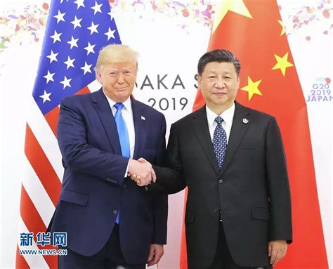 中国国防部与美国国防部握手