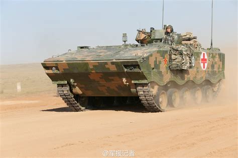中国履带式装甲救援车