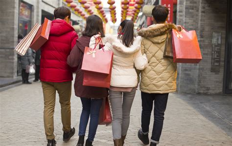 中国民众春节假期消费热情不减