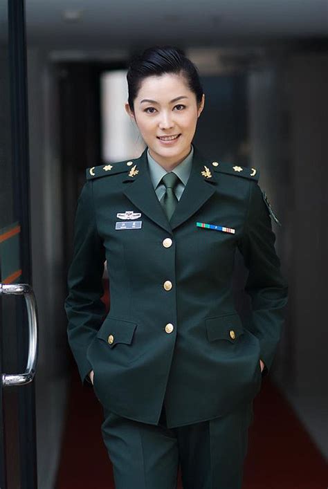中国陆军女兵军服照片