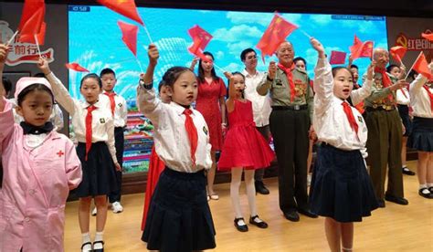 中小学生唱国歌视频