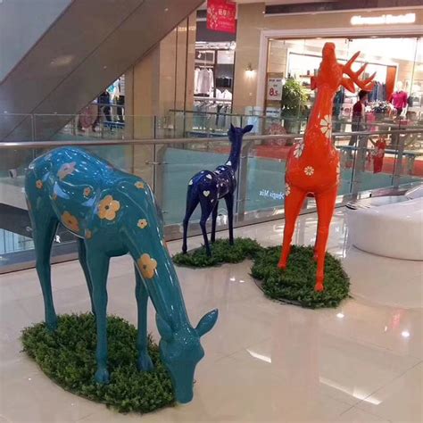 中山园林玻璃钢动物雕塑