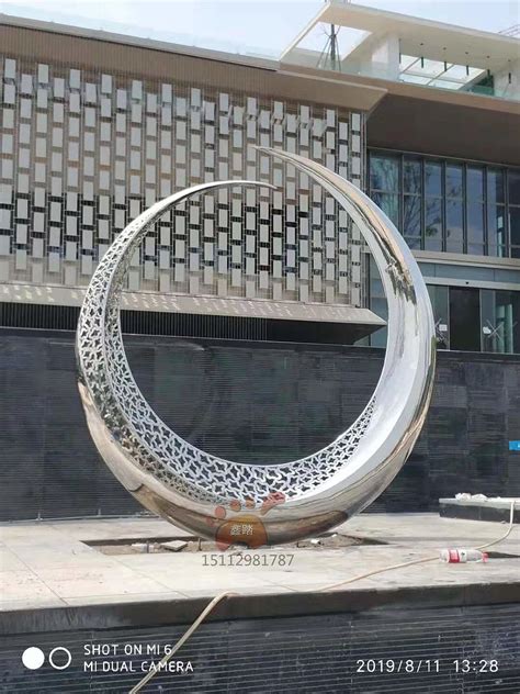 中站玻璃钢雕塑设计