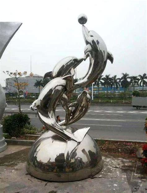 云南不锈钢雕塑厂多少钱