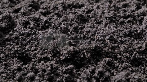 什么是黑泥土