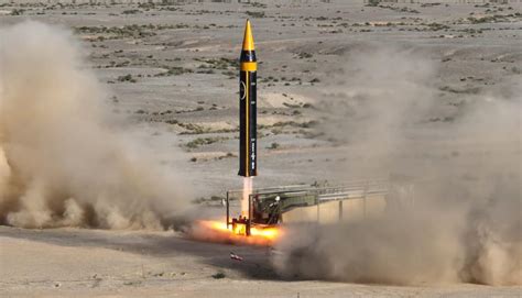 伊朗试射2000公里弹道导弹