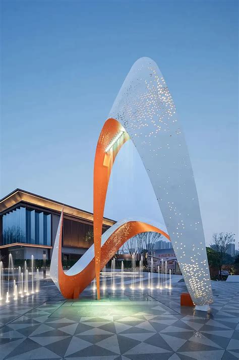 便宜的玻璃钢广场雕塑设计