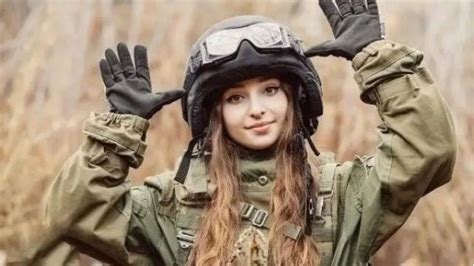 俄军抓住乌克兰女兵会怎么处理