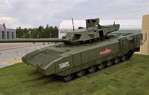 俄军新型坦克亮相