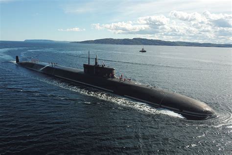 俄罗斯两艘核潜艇