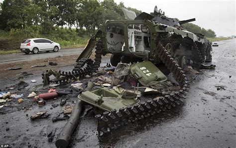 俄罗斯坦克兵击毁乌克兰坦克