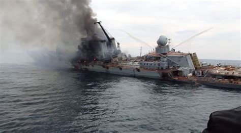俄黑海舰队起火爆炸画面