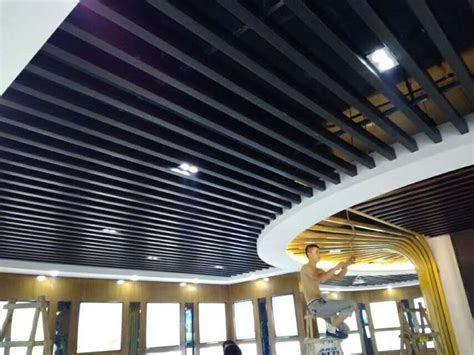 做铝合金长条天花板