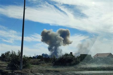 克里米亚俄空军基地发生爆炸