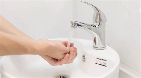 免擦洗手液真的能洗干净吗