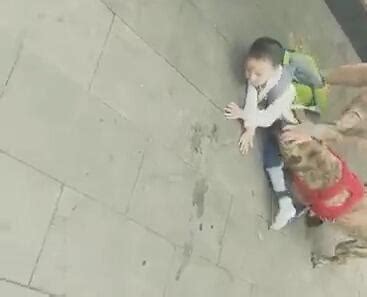 六岁小男孩被狗咬后来怎么样了