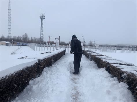 内蒙古男子暴雪行走4小时