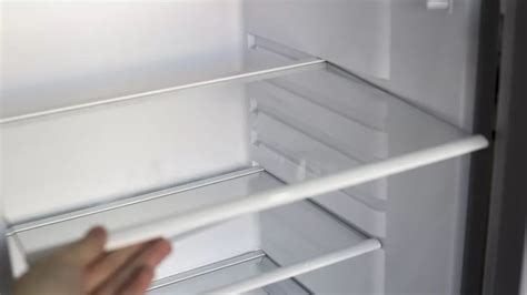 冰箱隔层钢化玻璃容易碎吗