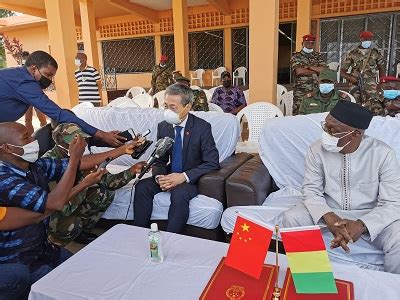几内亚与中国国防部长会议