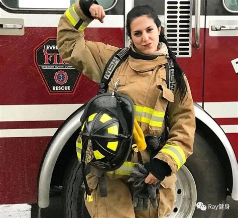 加拿大女消防员火灾