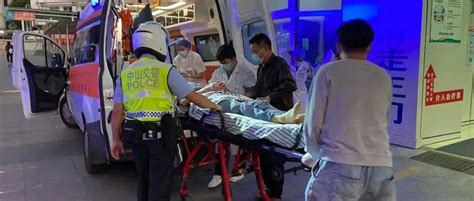北京交警护送危重病人救护车