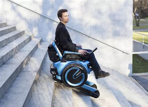 医疗设备公司进口供残疾人使用的轮椅免征增值税吗