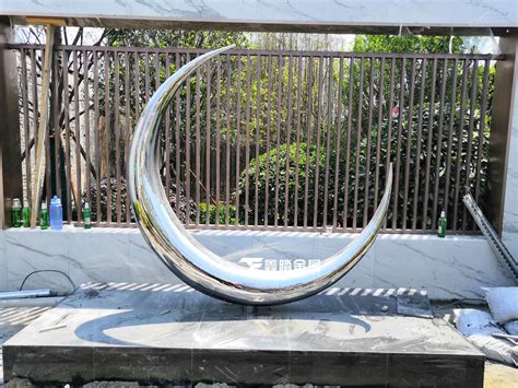 南京镜面玻璃钢雕塑推荐厂家