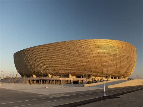卡塔尔修了几个球场