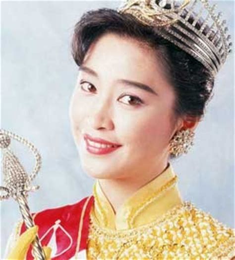 卢淑仪1992年香港小姐冠军