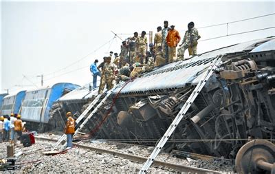 印度火车脱轨事件伤亡人数