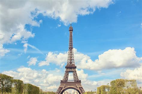 去法国旅游大概多少钱一个月