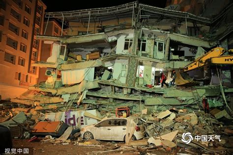 土耳其7.8级地震楼房倒塌