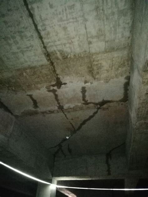 地下室管道顶板裂缝怎么处理