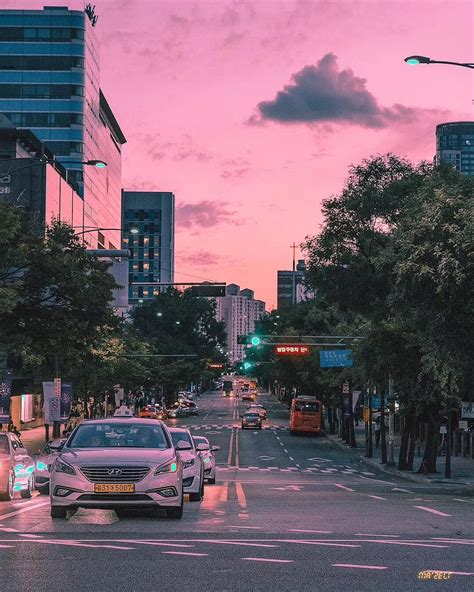 夕阳下的街道图片