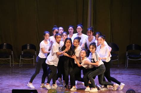 大学生舞蹈比赛民族舞蹈