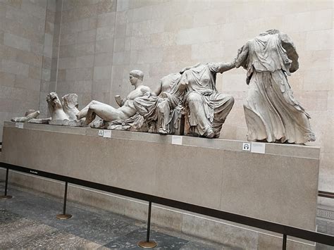 大英博物馆内部希腊雕塑照片