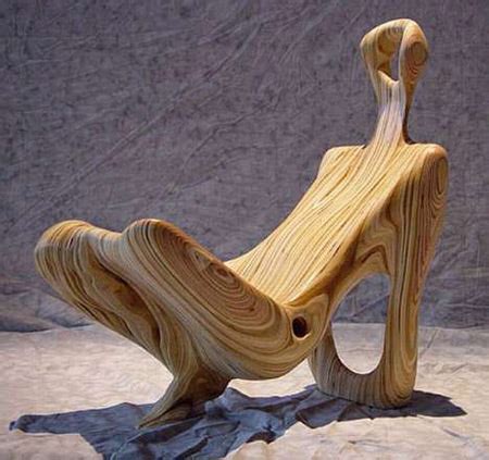 奇形怪状的实木休闲椅